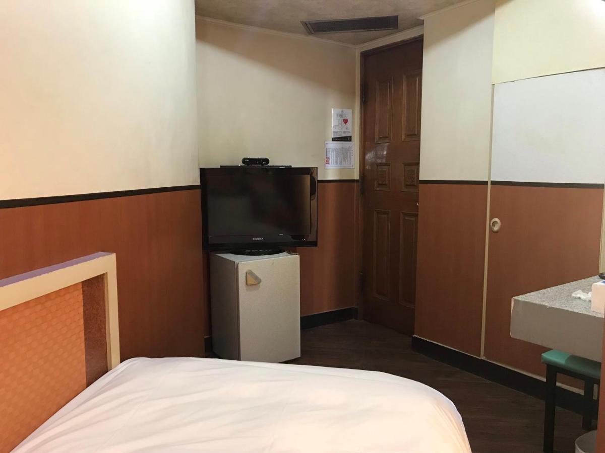 Huang Kai Hotel Taichung Exterior foto