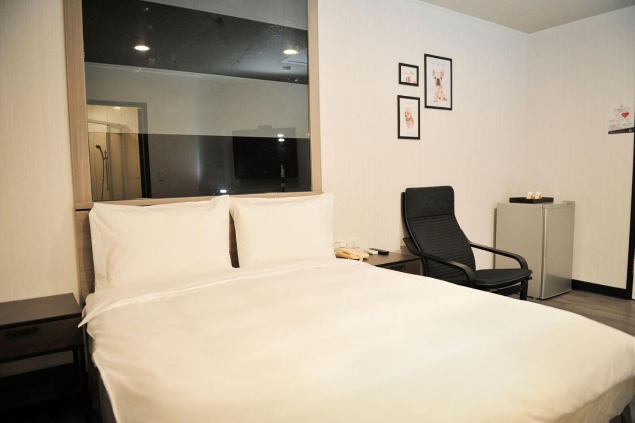 Huang Kai Hotel Taichung Exterior foto
