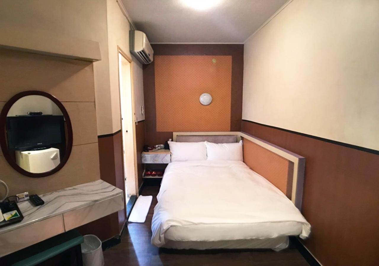 Huang Kai Hotel Taichung Exterior foto