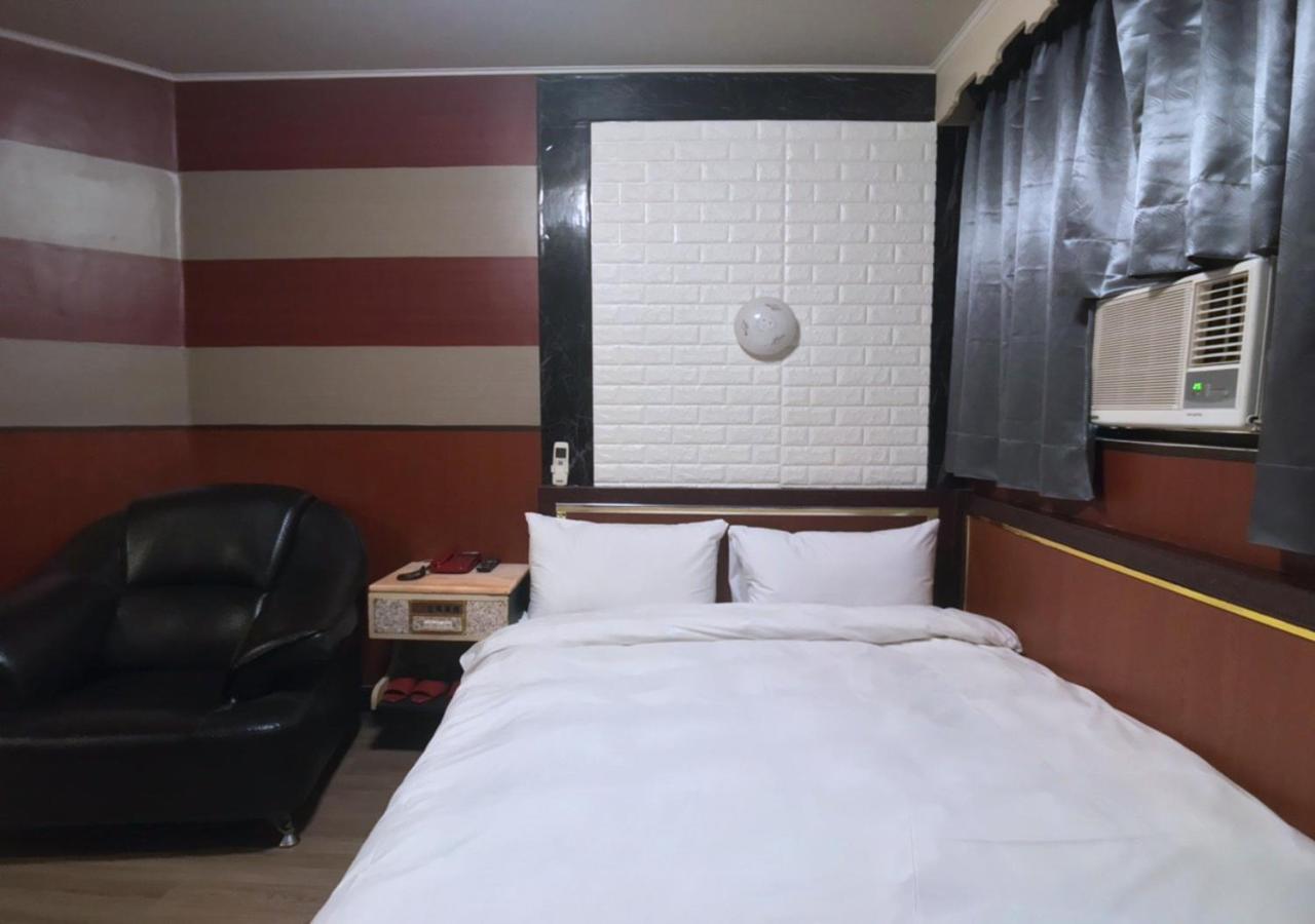 Huang Kai Hotel Taichung Exterior foto