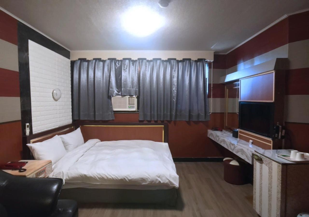Huang Kai Hotel Taichung Exterior foto